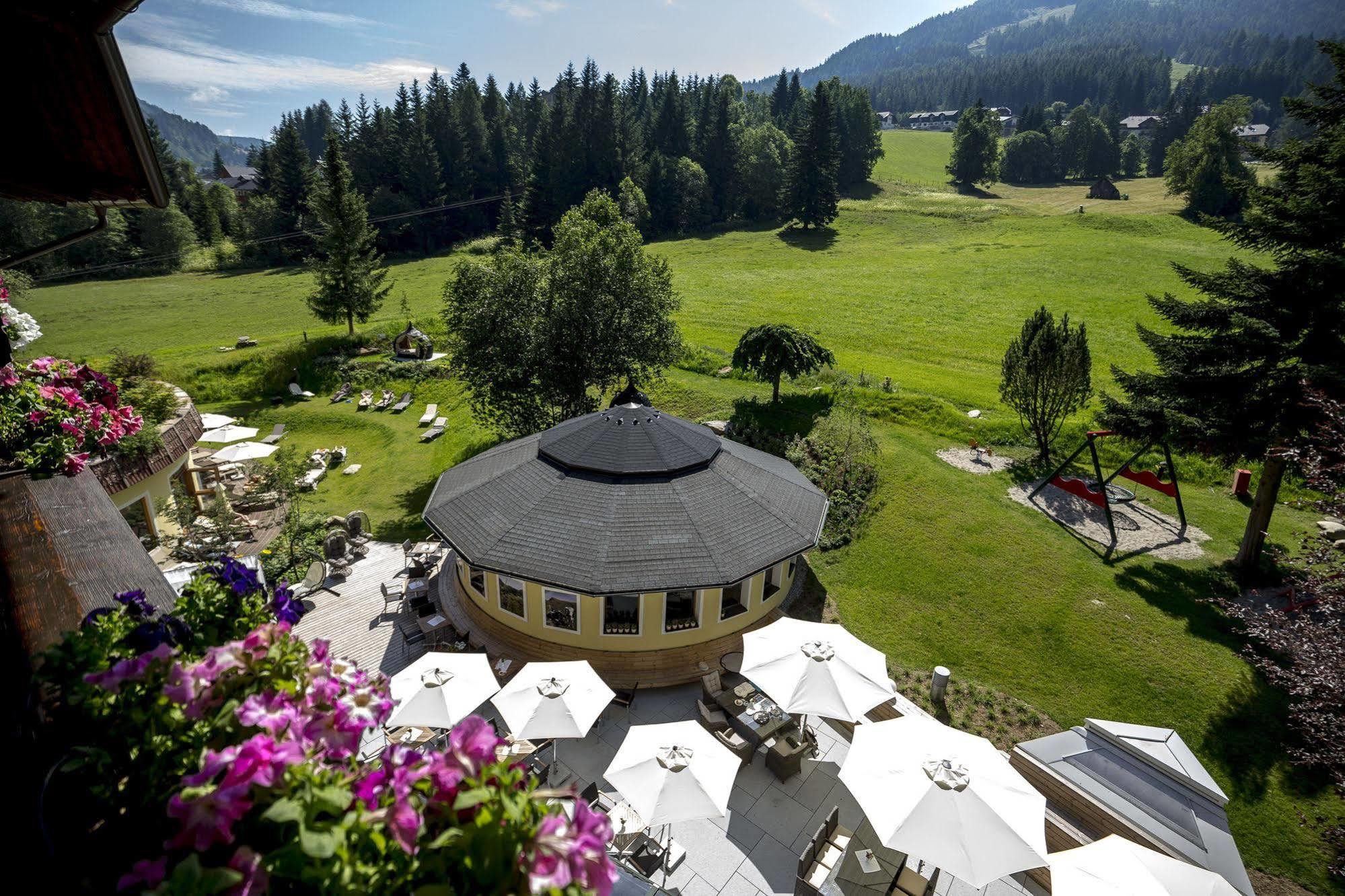 Family & Sporthotel Kaerntnerhof Bad Kleinkirchheim Exterior photo